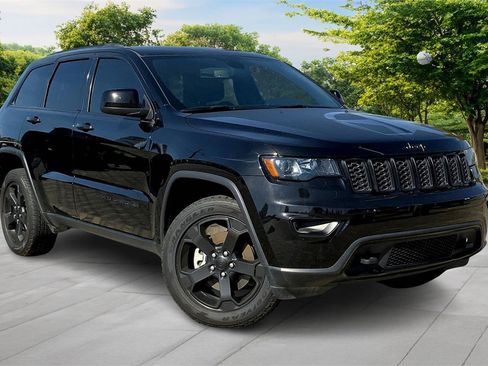 Used 2021 Jeep Grand Cherokee Freedom Edition image 3