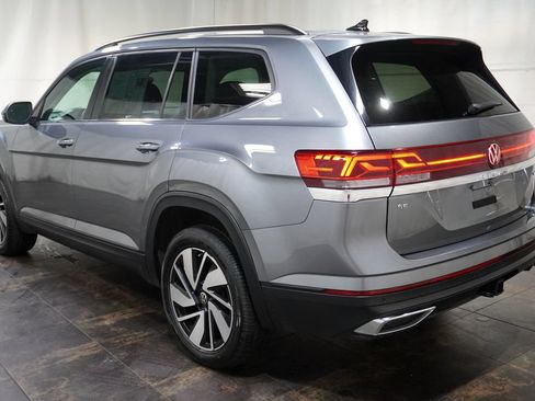 Used 2024 Volkswagen Atlas SE AWD/4WD image 9