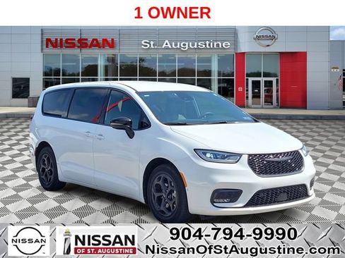 Used 2024 Chrysler Pacifica Limited FWD image 1