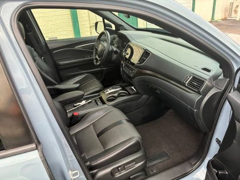 Used 2023 Honda Passport TrailSport image 25