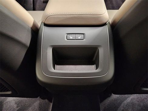 New 2026 Volvo XC60 B5 Plus w/ Protection Package Premier image 31