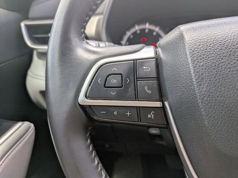 Used 2023 Toyota Highlander LE FWD image 27