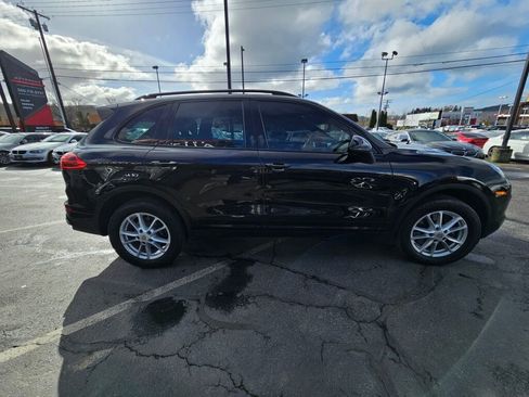 Used 2017 Porsche Cayenne image 6