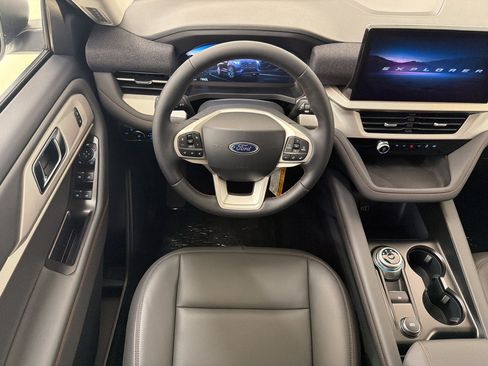 New 2026 Ford Explorer Active w/ Active Comfort Package AWD/4WD image 4