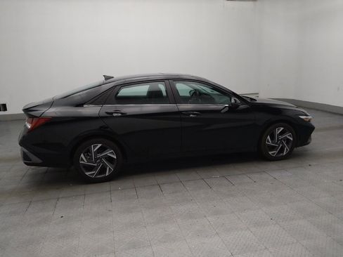 Used 2025 Hyundai Elantra Limited FWD image 10