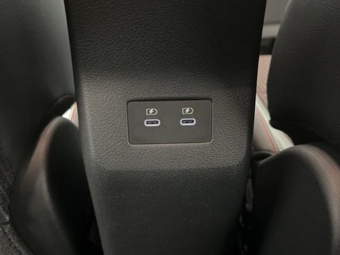 Certified 2025 Nissan Kicks SR FWD image 43