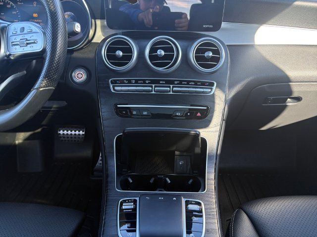 Used 2020 Mercedes-Benz GLC 300 4MATIC image 11