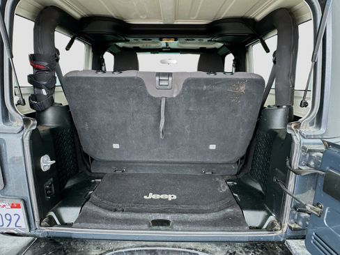 Used 2017 Jeep Wrangler Sport image 14