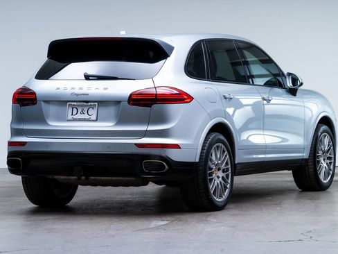 Used 2017 Porsche Cayenne Platinum Edition AWD/4WD image 6