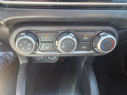 Used 2023 Nissan Versa S w/ Trunk Package image 20