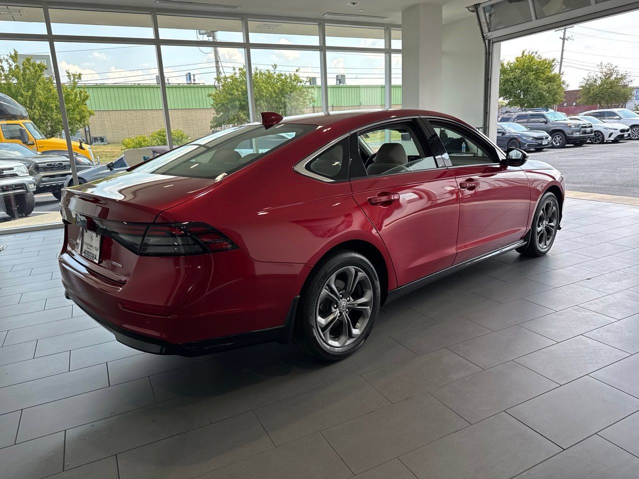 Used 2025 Honda Accord EX-L image 8