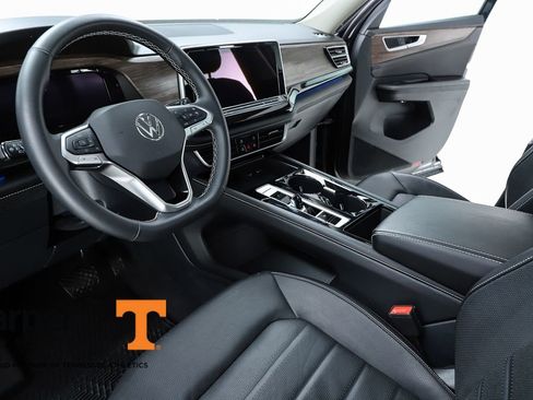 Used 2025 Volkswagen Atlas SEL AWD/4WD image 59