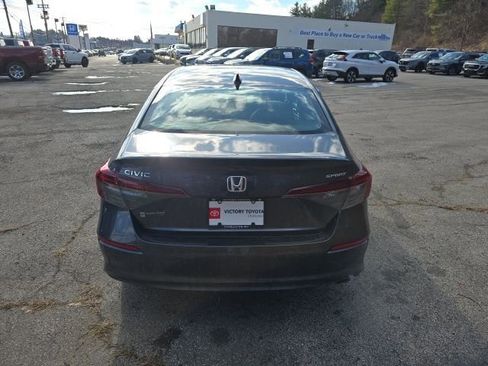 Used 2025 Honda Civic Sport image 4