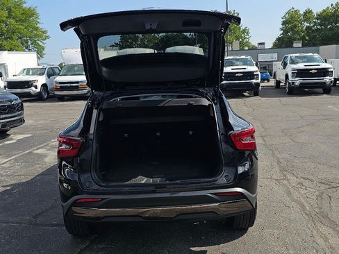 Used 2024 Chevrolet Trax ACTIV w/ Sunroof Package FWD image 7