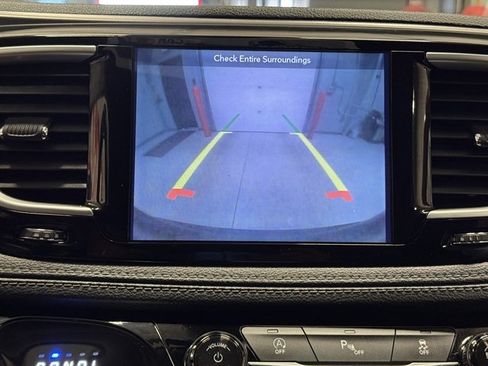 Used 2019 Chrysler Pacifica Limited FWD image 29