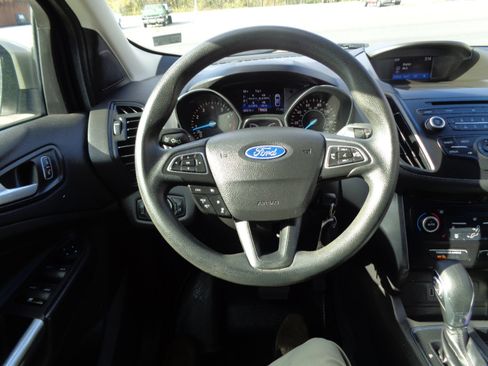 Used 2018 Ford Escape SE w/ Ford Safe & Smart Package image 20