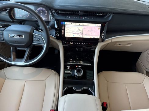 New 2026 Jeep Grand Cherokee L Limited AWD/4WD image 12