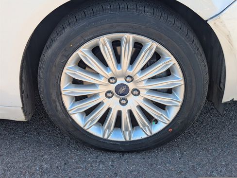 Used 2016 Ford Fusion Energi SE image 9