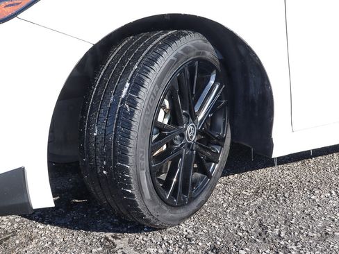 Used 2025 Toyota Camry SE image 17