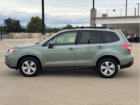Used 2016 Subaru Forester 2.5i Premium AWD/4WD image 5