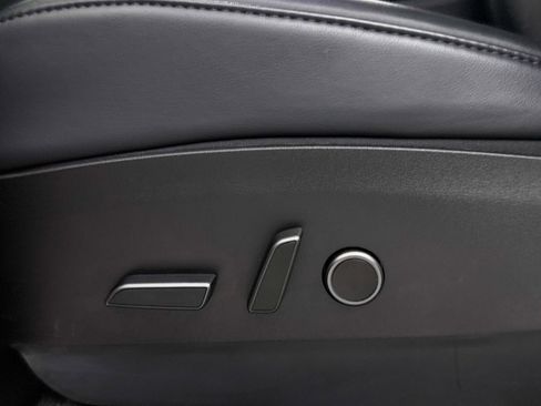 Used 2022 Tesla Model Y Performance AWD/4WD image 31