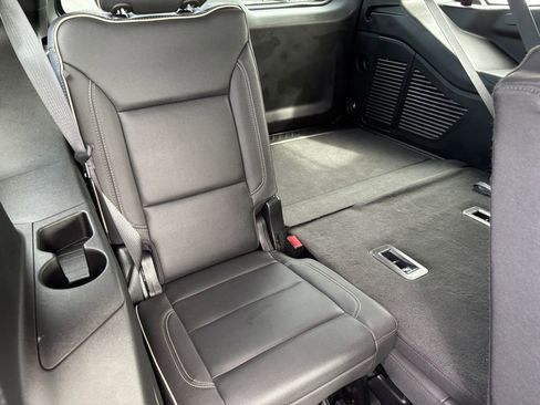 Used 2023 GMC Yukon SLT AWD/4WD image 33