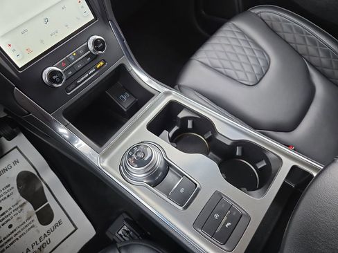 Used 2024 Ford Edge Titanium image 25