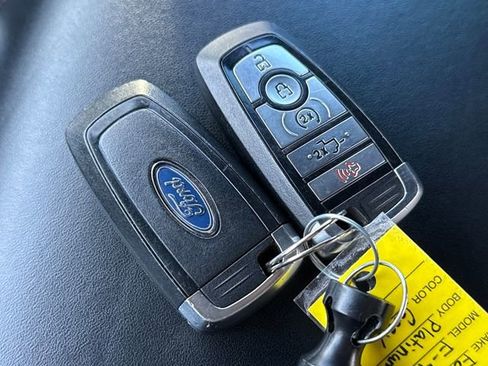 Used 2021 Ford F450 Platinum w/ FX4 Off-Road Package image 33