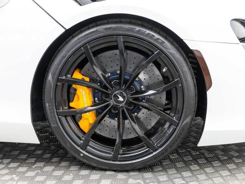 Used 2023 McLaren Artura RWD image 34