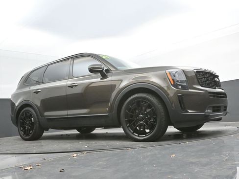 Used 2021 Kia Telluride SX w/ SX Prestige Package image 28