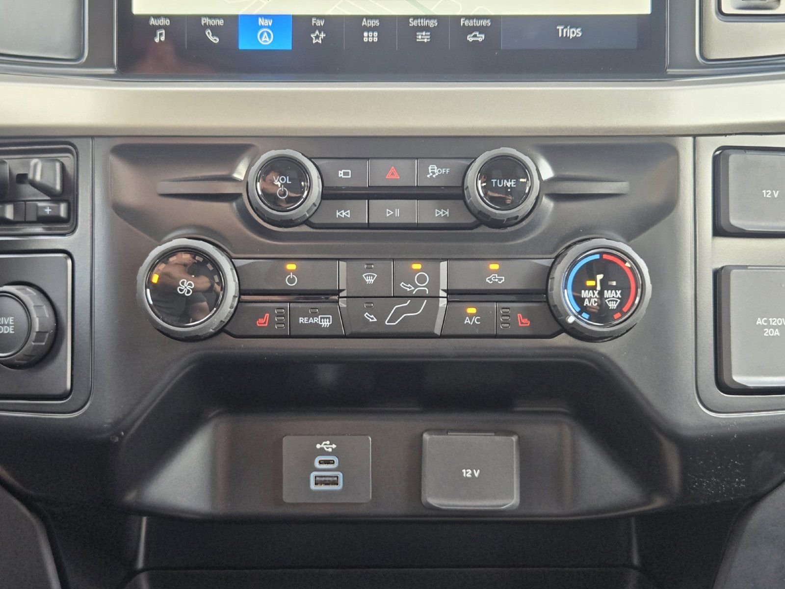 New 2026 Ford F350 XLT w/ XLT Premium Package RWD image 20
