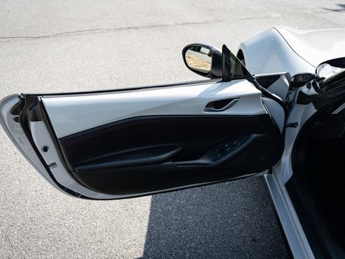 Used 2016 MAZDA MX-5 Miata Grand Touring RWD image 15