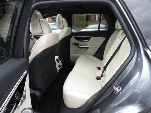 Used 2023 Mercedes-Benz GLC 300 4MATIC image 22