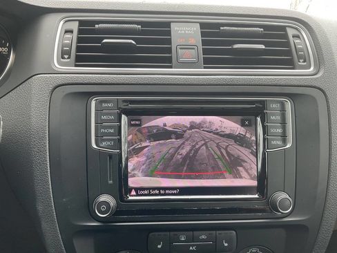 Used 2017 Volkswagen Jetta SE image 13