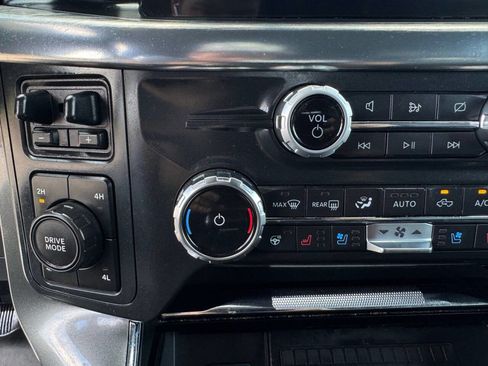 Used 2022 Ford F150 Lariat w/ Equipment Group 502A High image 25