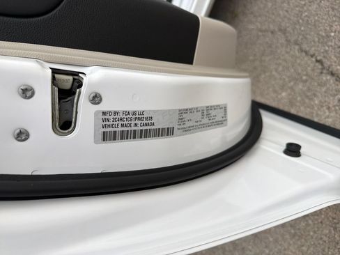 Used 2023 Chrysler Voyager LX FWD image 24