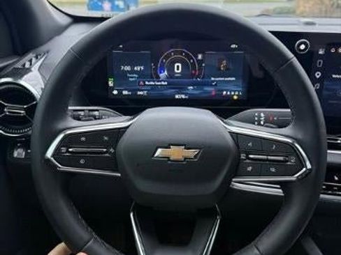 Used 2026 Chevrolet Equinox LT w/ Convenience Package II image 13