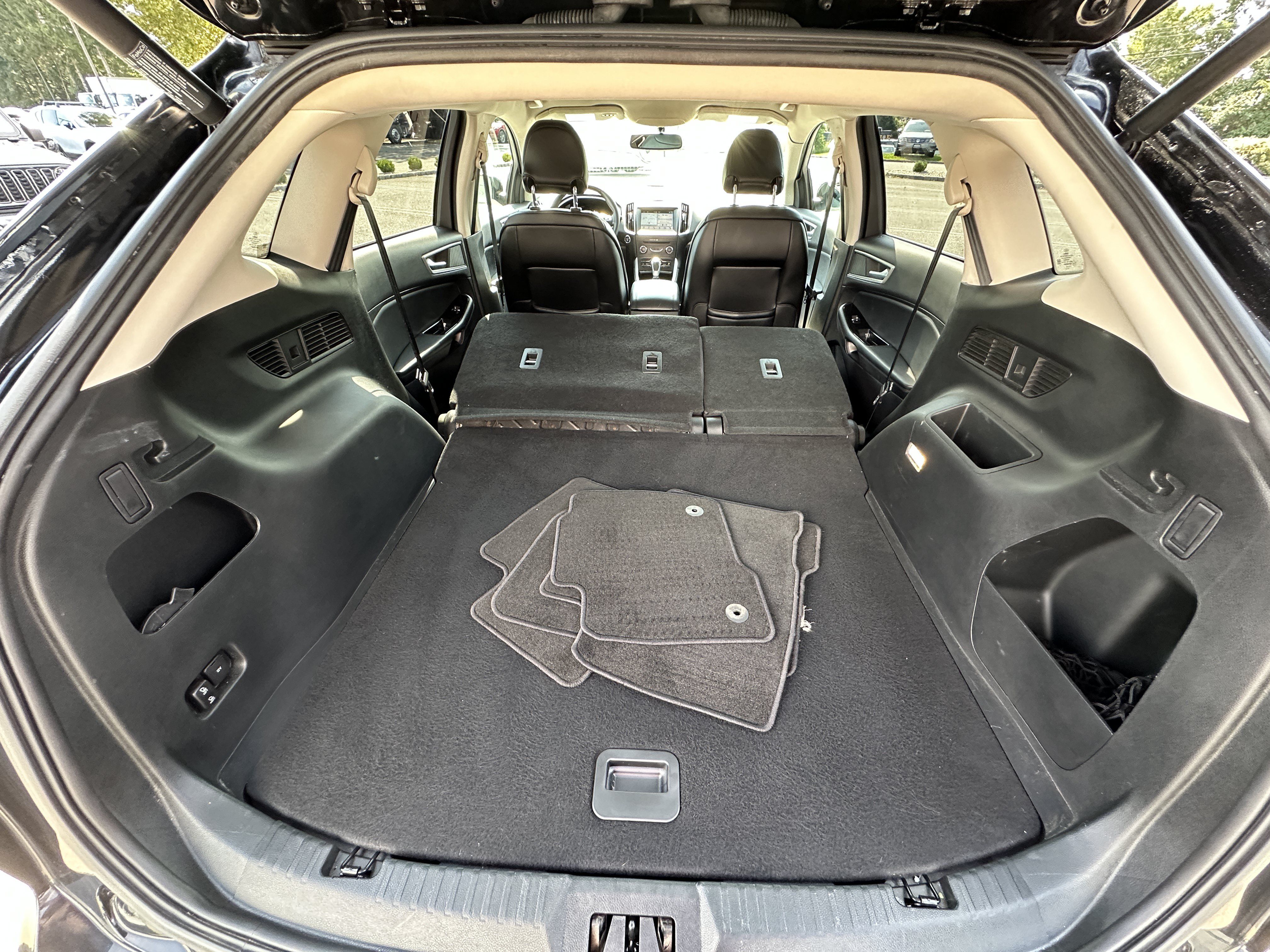 Used 2018 Ford Edge SEL w/ Equipment Group 201A AWD/4WD image 4