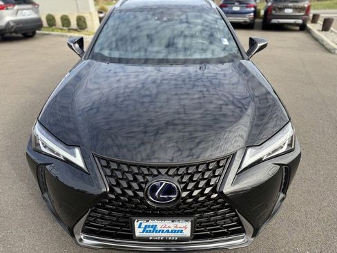 Used 2021 Lexus UX 250h w/ Luxury Package image 3