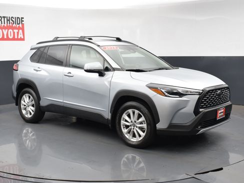 Used 2023 Toyota Corolla Cross LE w/ Black Badges Package (TMS) image 6