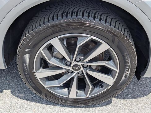 Used 2024 Audi Q5 2.0T Premium Plus AWD/4WD image 11