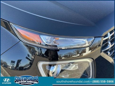 Certified 2021 Hyundai Venue SEL w/ Premium Package image 9