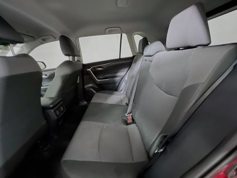 Used 2024 Toyota RAV4 XLE FWD image 29