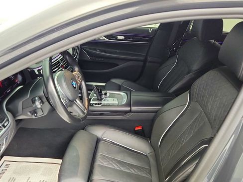 Used 2022 BMW 750i xDrive w/ Executive Package AWD/4WD image 21