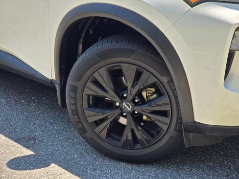 Used 2023 Nissan Rogue SV w/ SV Premium B Package AWD/4WD image 17