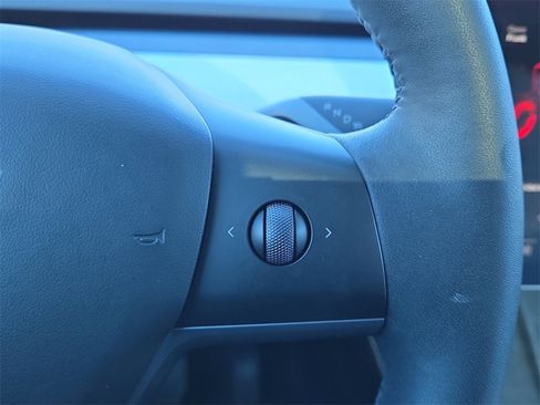 Used 2023 Tesla Model Y Long Range image 20