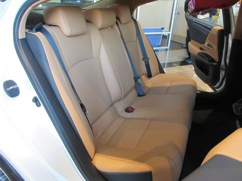 New 2025 Lexus ES 350 image 18