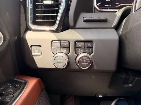 Used 2025 GMC Sierra 3500 Denali Ultimate w/ Snow Plow Prep/Camper Package AWD/4WD image 27