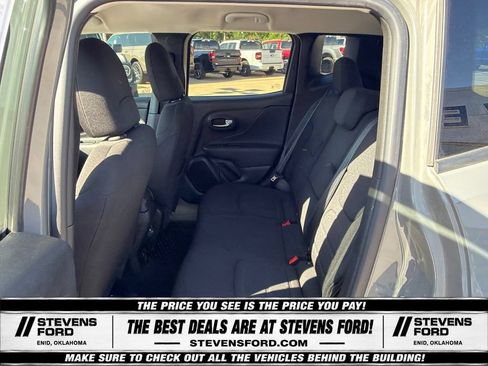 Used 2022 Jeep Renegade Latitude w/ Convenience Group AWD/4WD image 33
