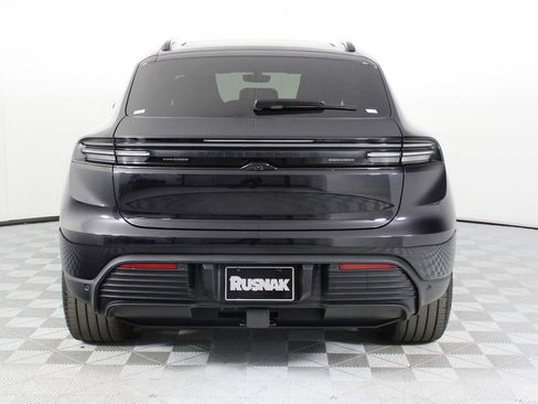 Certified 2025 Porsche Macan 4 Electric image 6